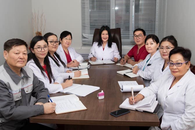 Манай баг - Эмч нар